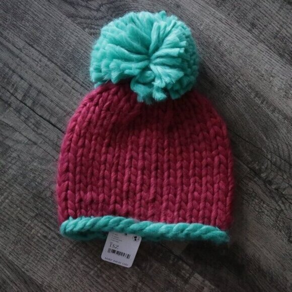 NWT Free People Poppy Mega Pom Beanie Maroon Hat - Picture 2 of 5